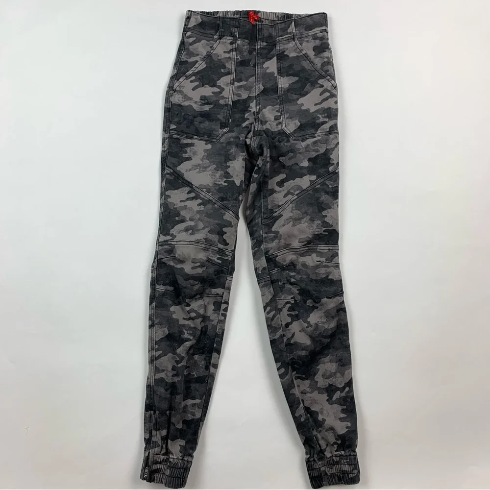 SPANX Gray Camo Jogger Pants XS - Picture 2 of 12